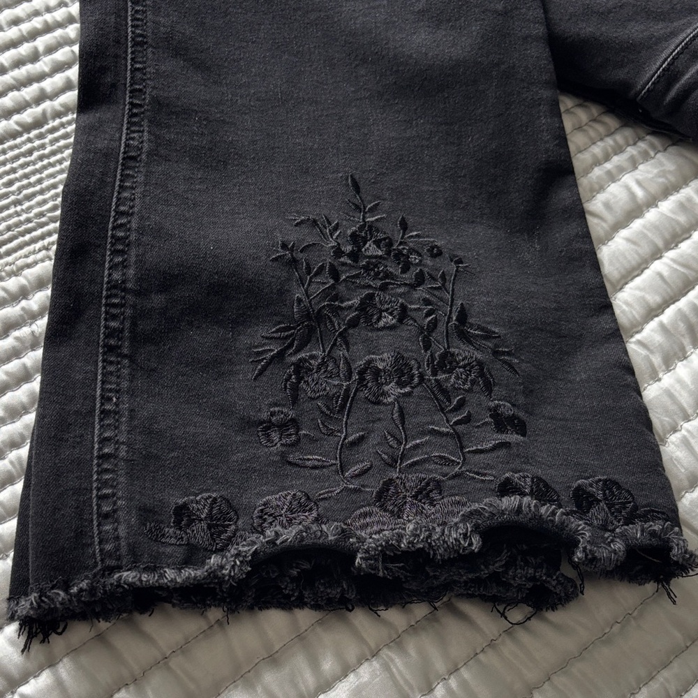 Embroidered Jeans-18